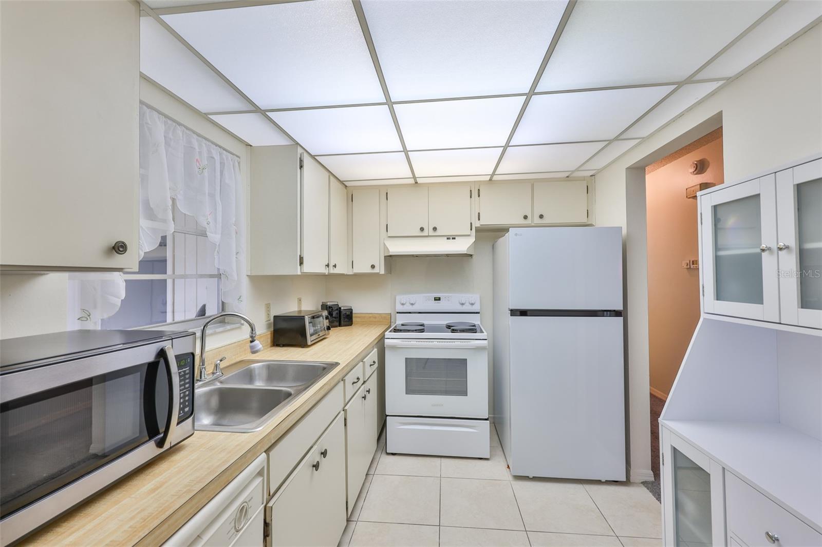 Property Photo: 401 Feltham Trail A FL 33573