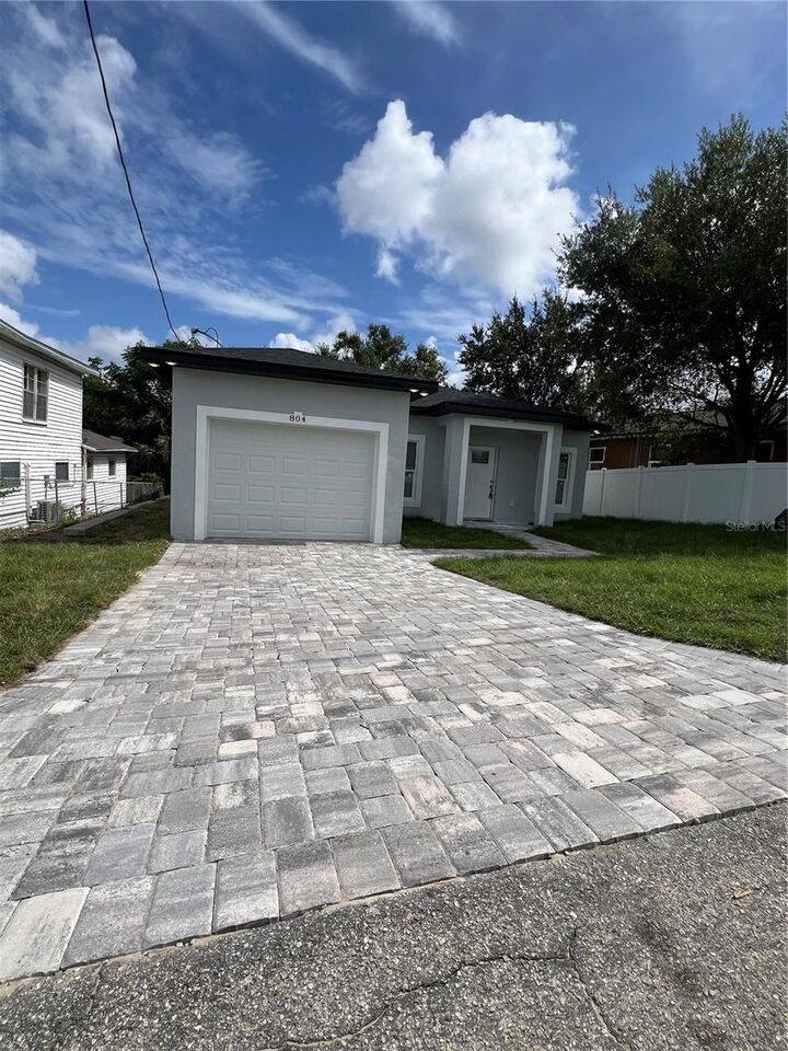 Property Photo: 804 Citrus Ave FL 33844