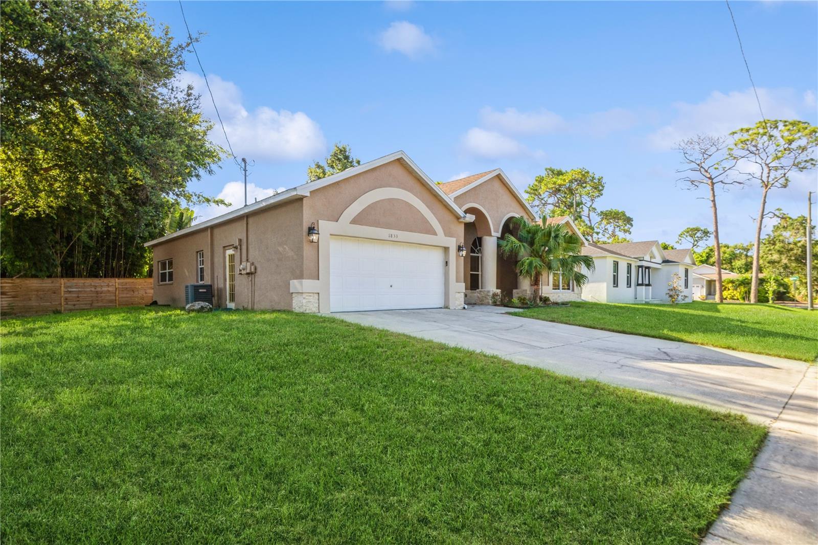 Property Photo:  1833 Hillcrest Street  FL 34689 
