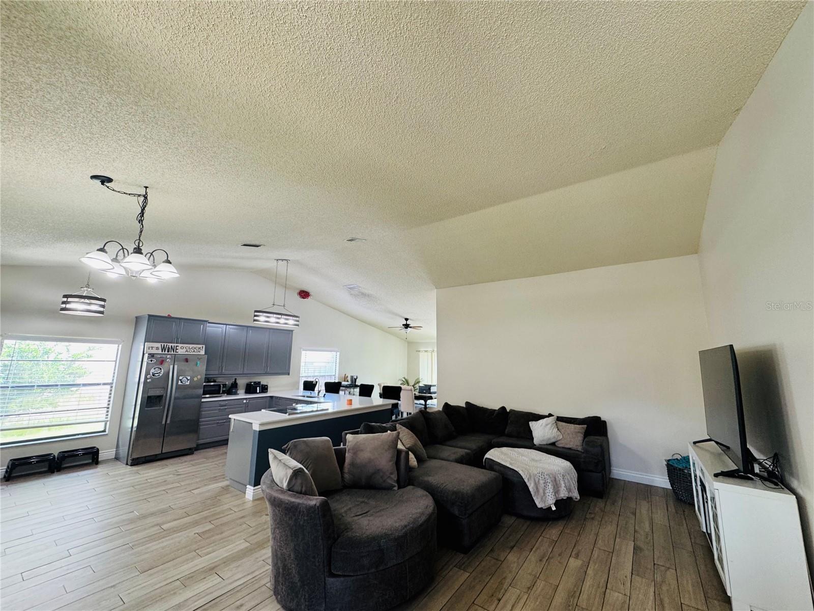 Property Photo: 1027 Whittier Circle FL 32765