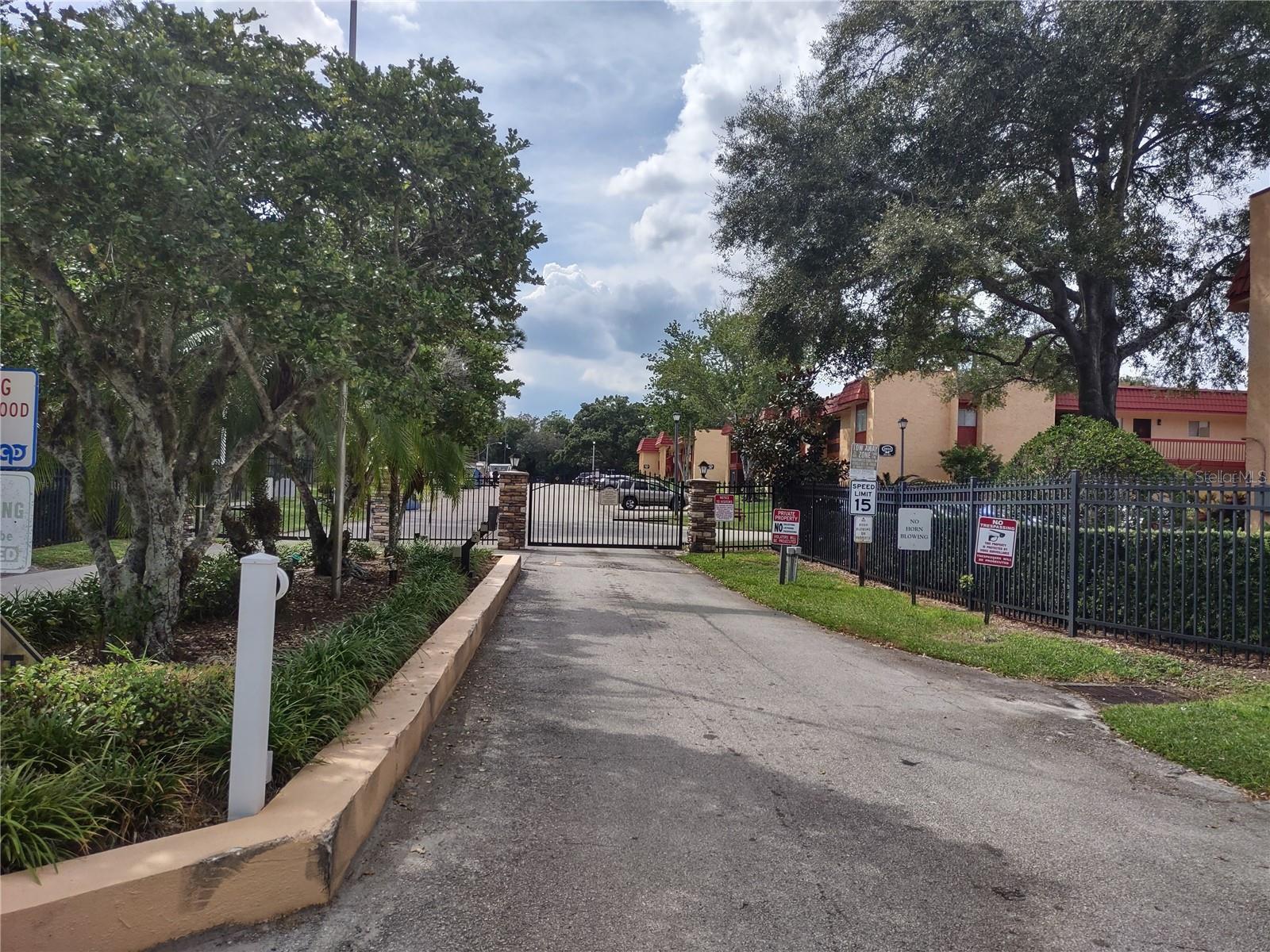 Property Photo: 2806 N Powers Drive 8 FL 32818