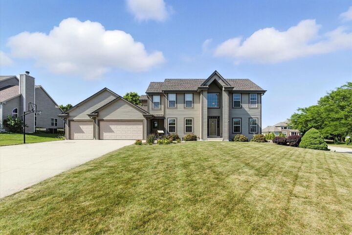 Property Photo: 4712 W Woodward Dr WI 53132