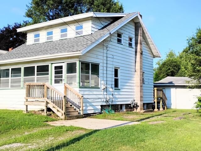 Property Photo:  2126 Vining Street  MI 49203 