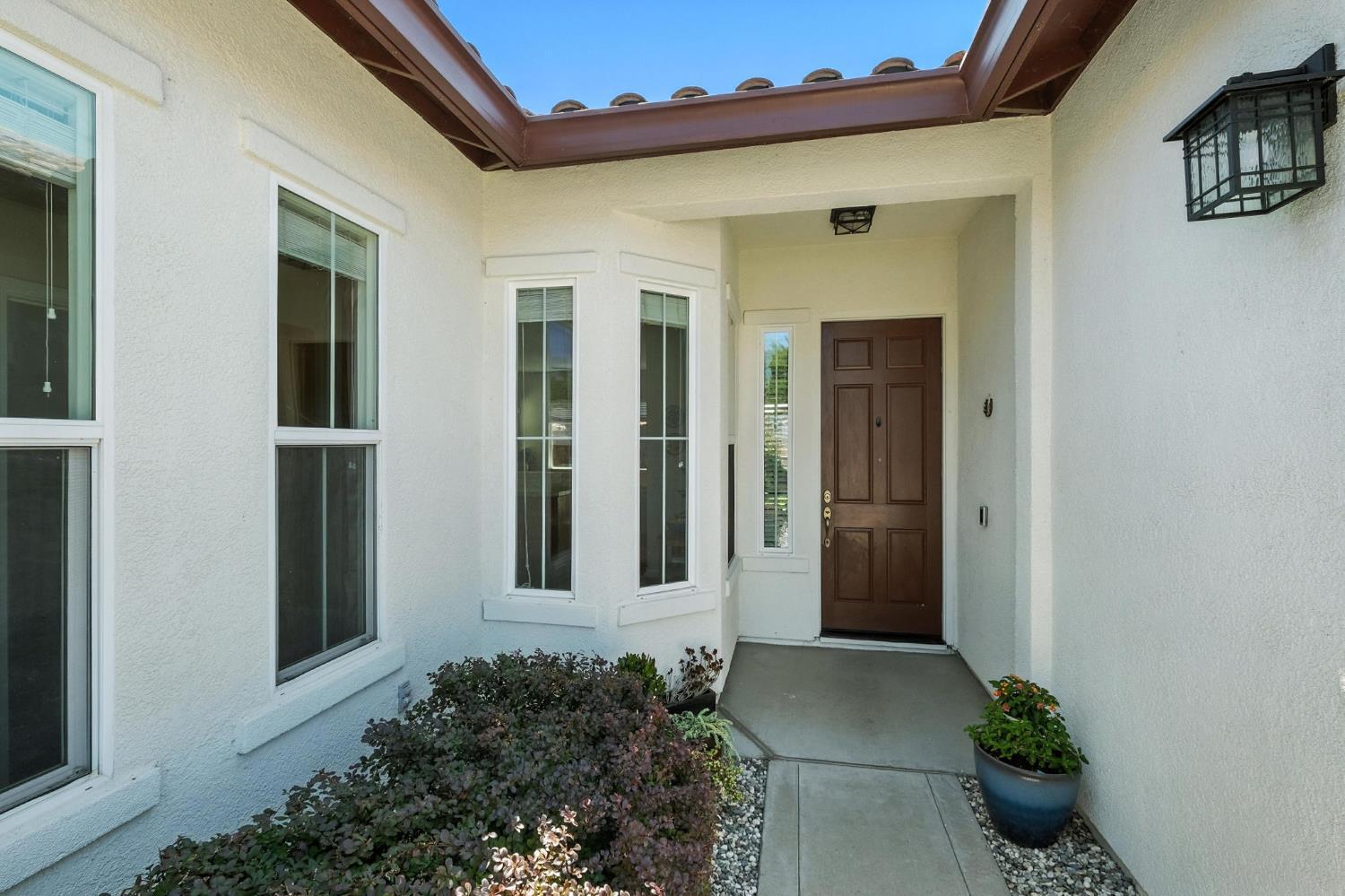 Property Photo: 10166 Parada Court CA 95757