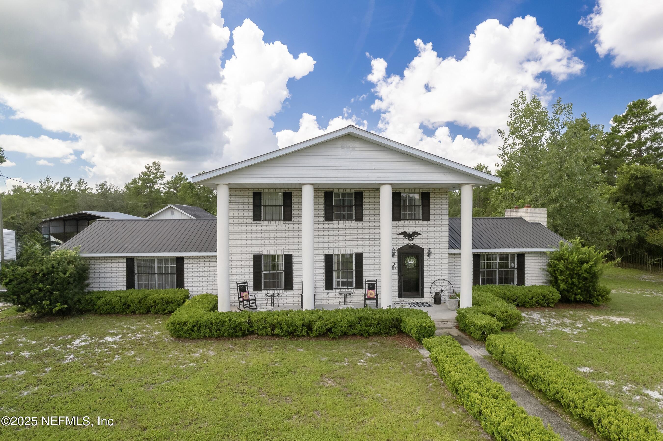 Property Photo: 527 County Road 310 FL 32177