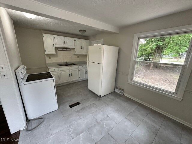 Property Photo:  1551 Babbitt Road  OH 44132 