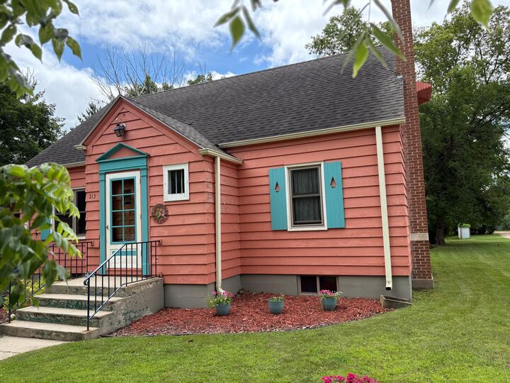Property Photo: 213 Cherry Street NW MN 56437