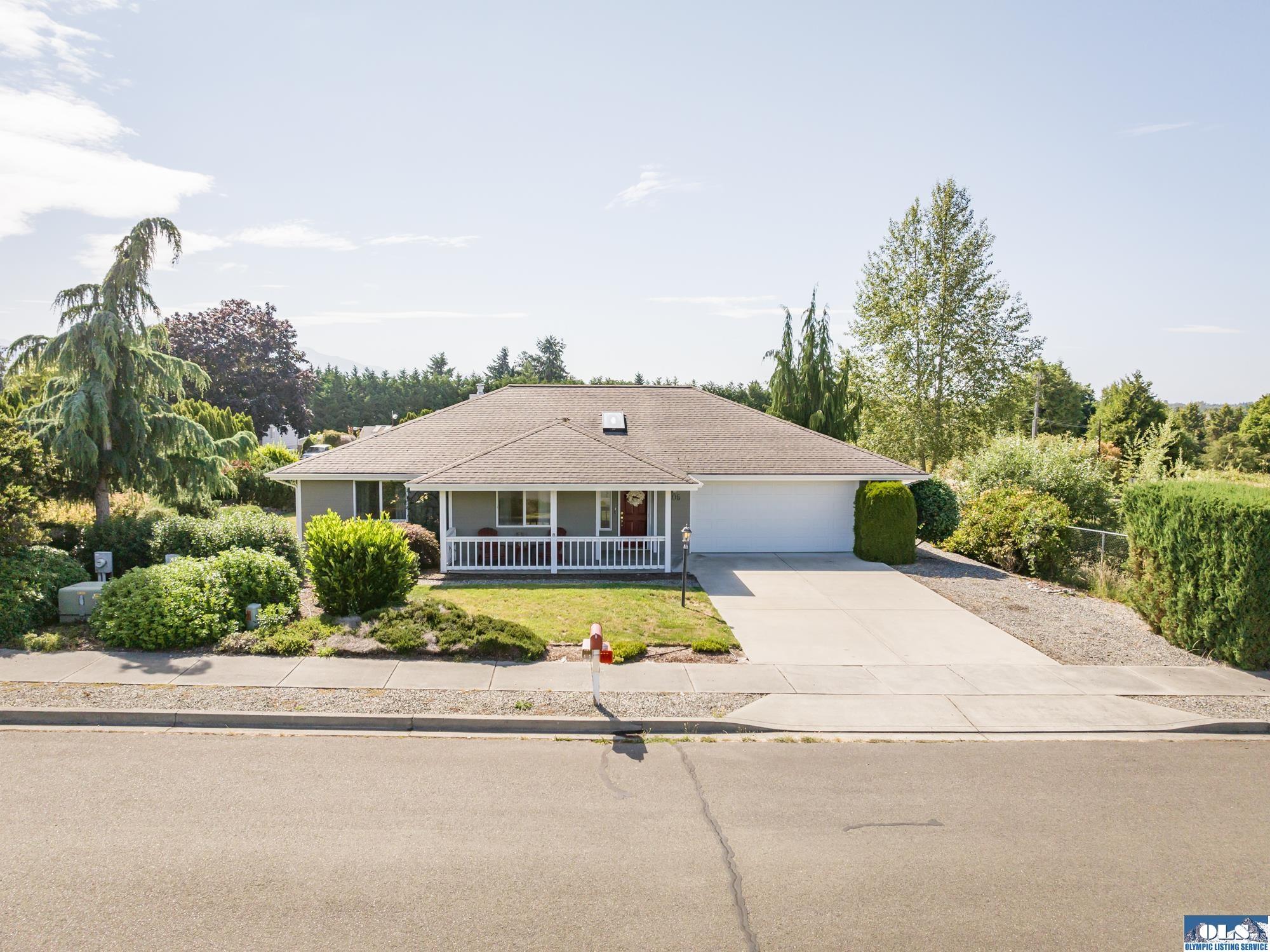 Property Photo: 805 Oak Tree Ridge WA 98382