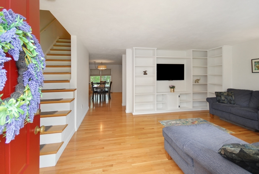 Property Photo:  6 Deer Path 4  MA 01754 