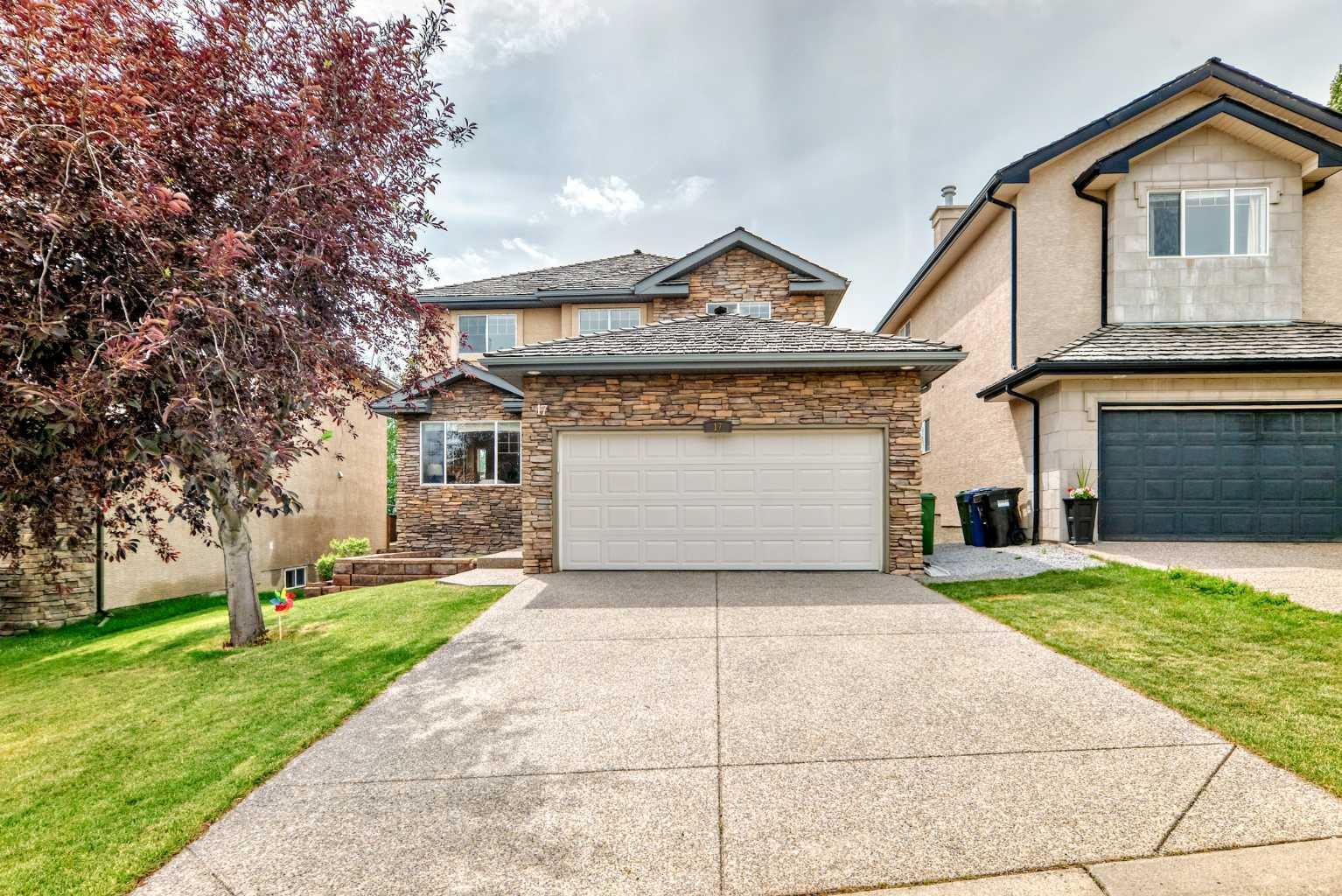Property Photo:  17 Royal Ridge Hill NW  AB T3G 4T9 