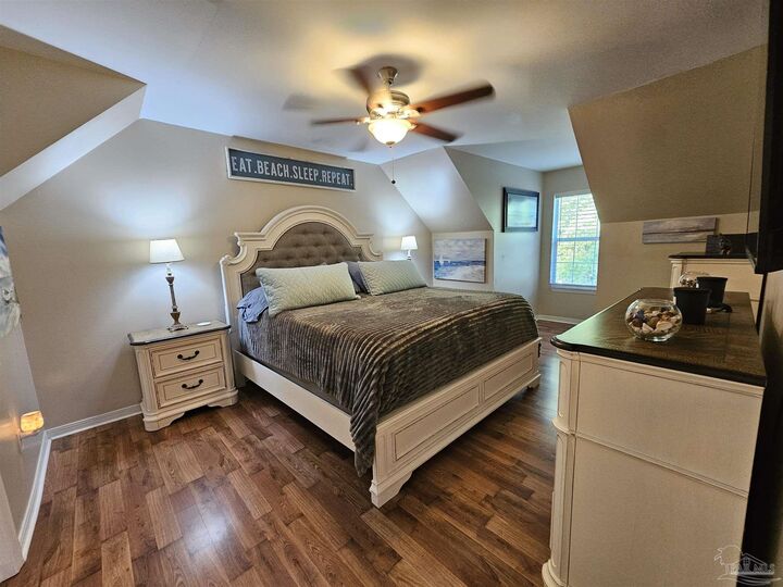 Property Photo: 7165 Eight Mile Creek Rd FL 32526