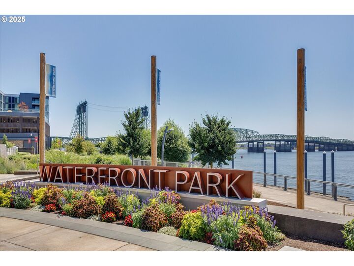 Property Photo: 707 N Hayden Island Dr 215 OR 97217