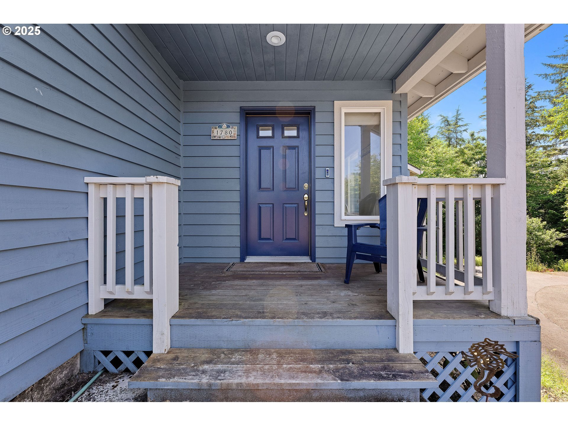 Property Photo: 1780 Huckleberry Dr OR 97138