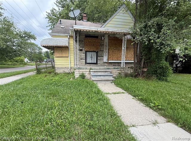 Property Photo: 15803 Rossini Drive MI 48205