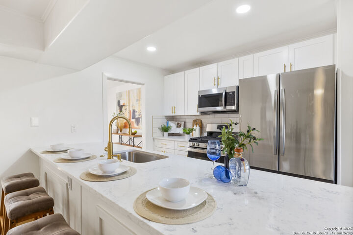Property Photo:  242 Yosemite Dr  TX 78232 