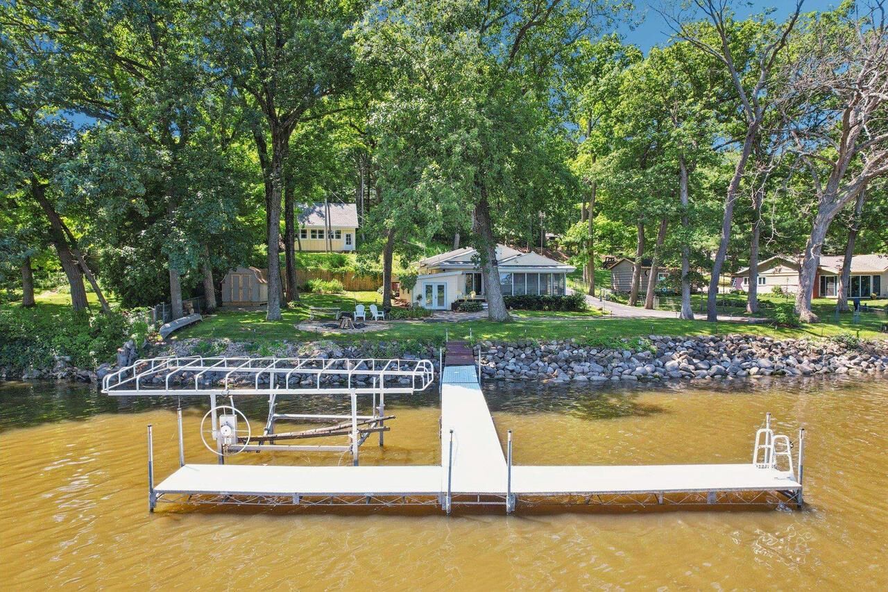 Property Photo:  9727 North Blackhawk Drive  WI 53534 