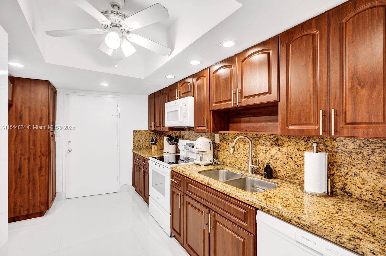 Property Photo:  5401 Collins Ave 334  FL 33140 