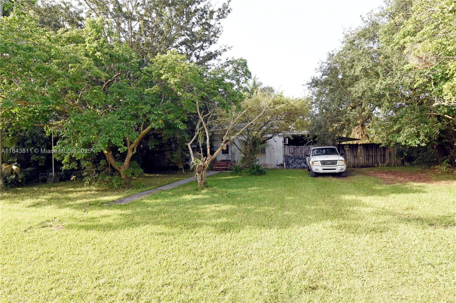 Property Photo: 530 NW 10th St FL 33030