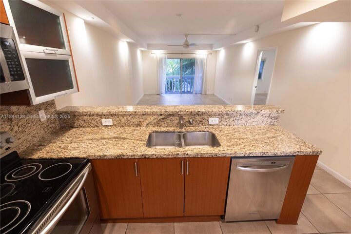 Property Photo: 100 Edgewater Dr 336 FL 33133