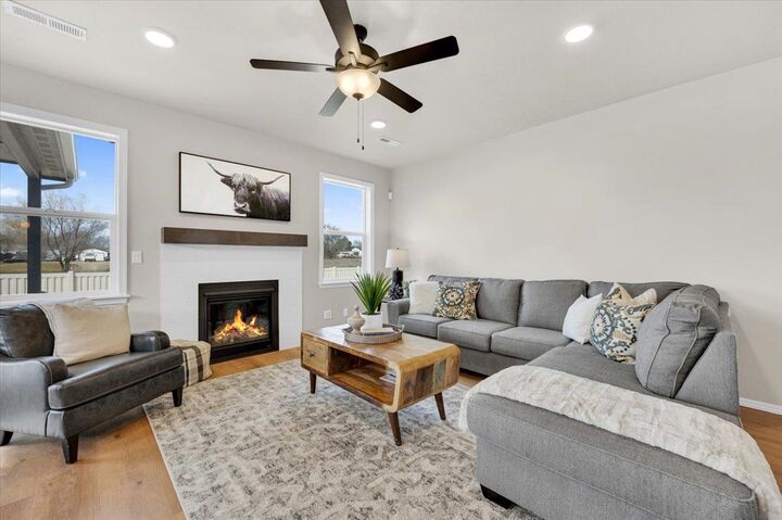 Property Photo: 5360 N Sun Beam Ln 14/1 Hudson WA 99217