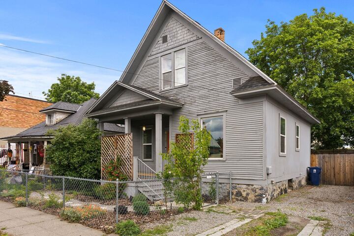 Property Photo: 910 N Walnut St WA 99201