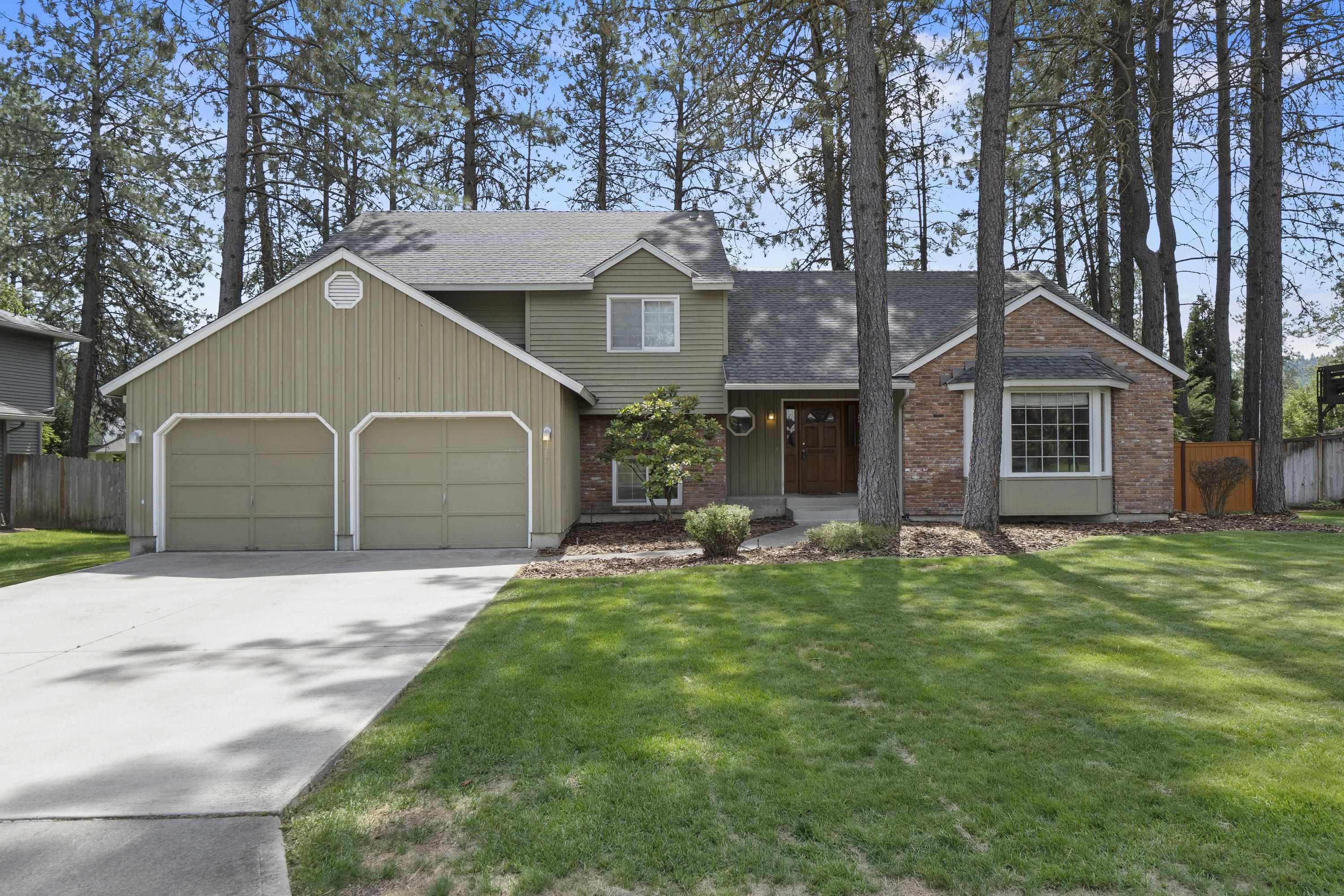 Property Photo: 217 W Woodway Ave WA 99218
