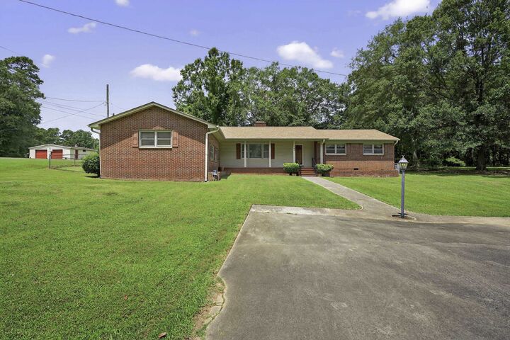 Property Photo: 303 Dogwood Drive SC 29340
