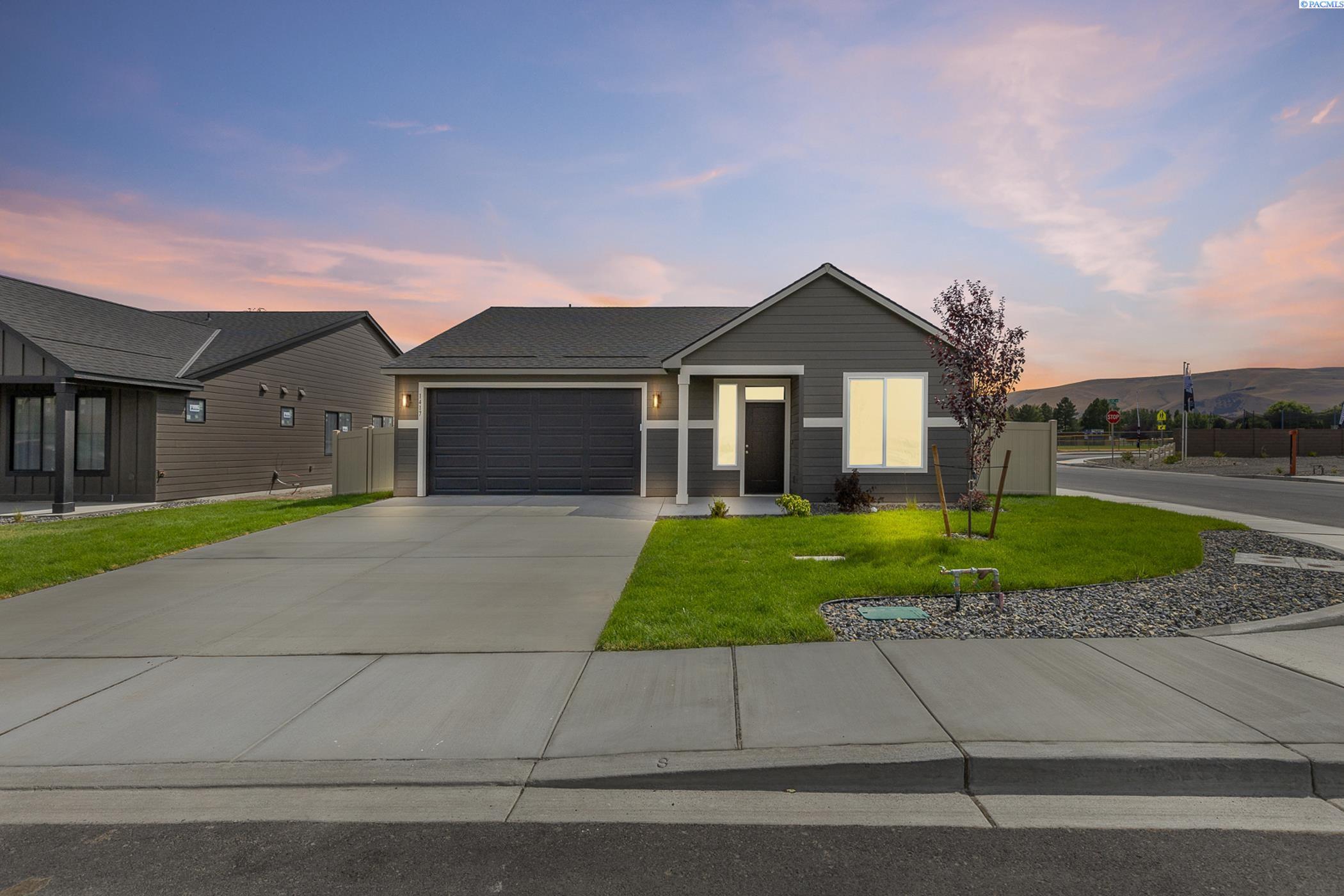 Property Photo:  1417 Jenna Ave  WA 99320 