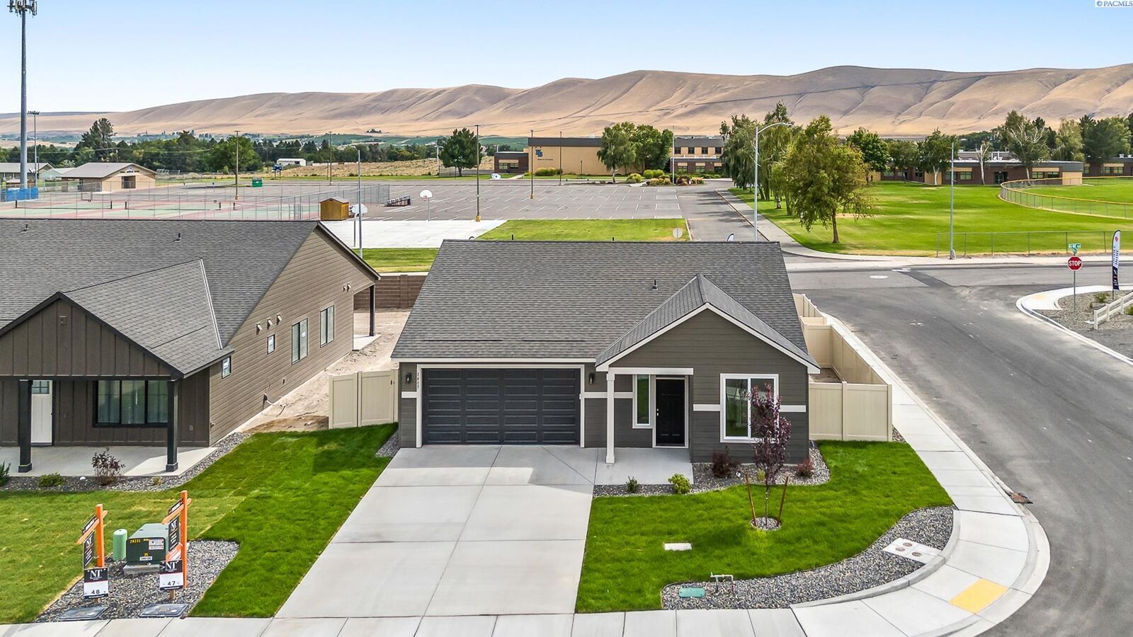 Property Photo:  1417 Jenna Ave  WA 99320 