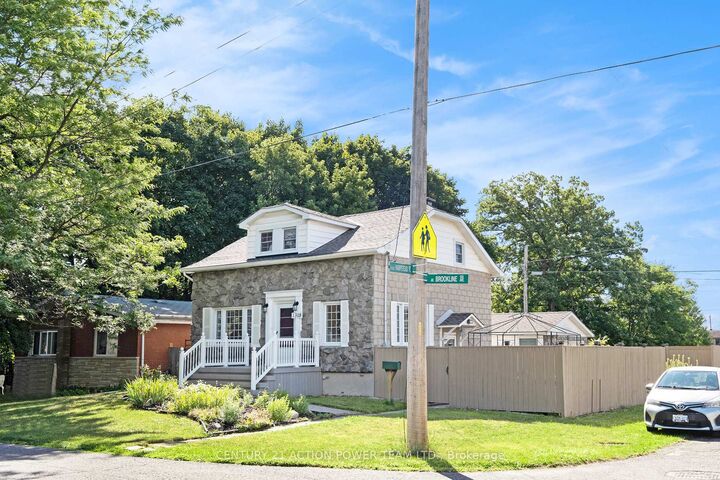 Property Photo: 1318 Brookline Avenue ON K1V 6S3