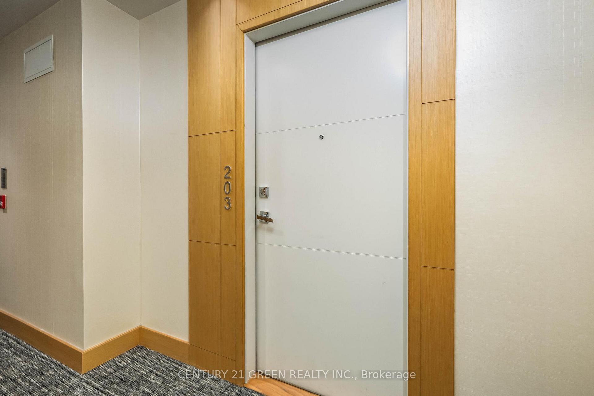 Property Photo:  99 The Donway Way 203  ON M3C 0G1 