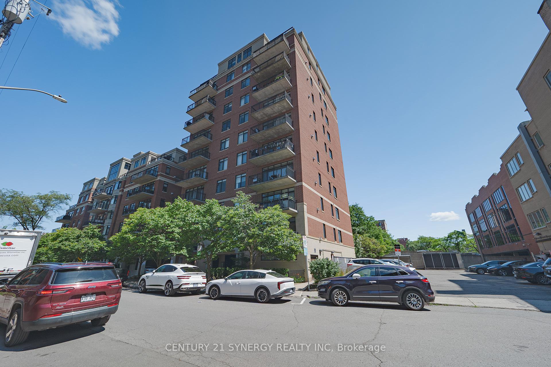 Property Photo: 374 Cooper Street 603 ON K2P 2P4