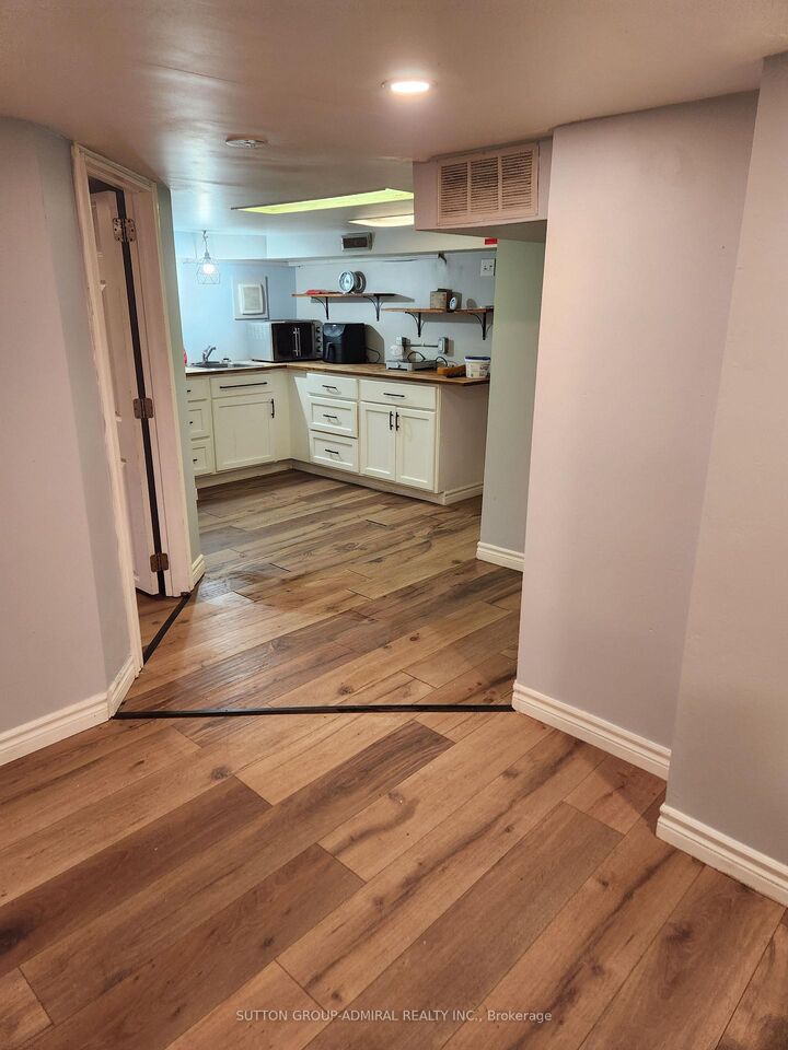 Property Photo:  809 Portsmouth Avenue  ON K7M 1W6 