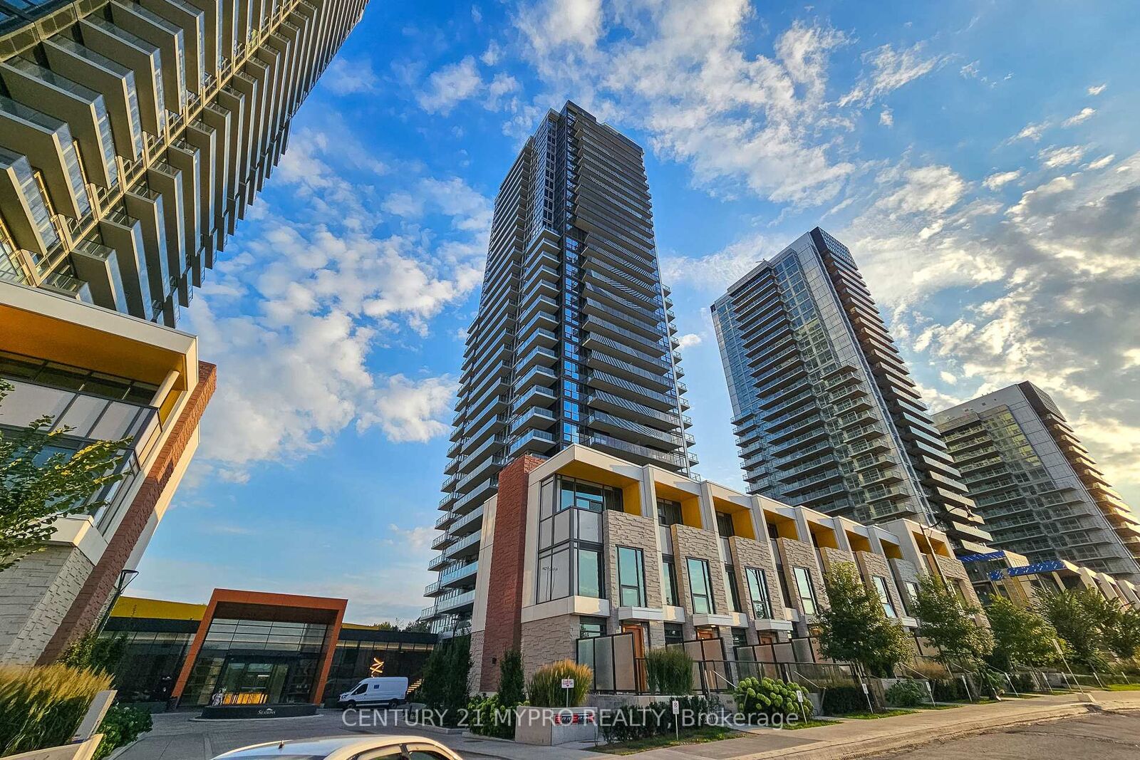 Photo de la propriété:  95 McMahon Drive 3706  ON M2K 0H2 