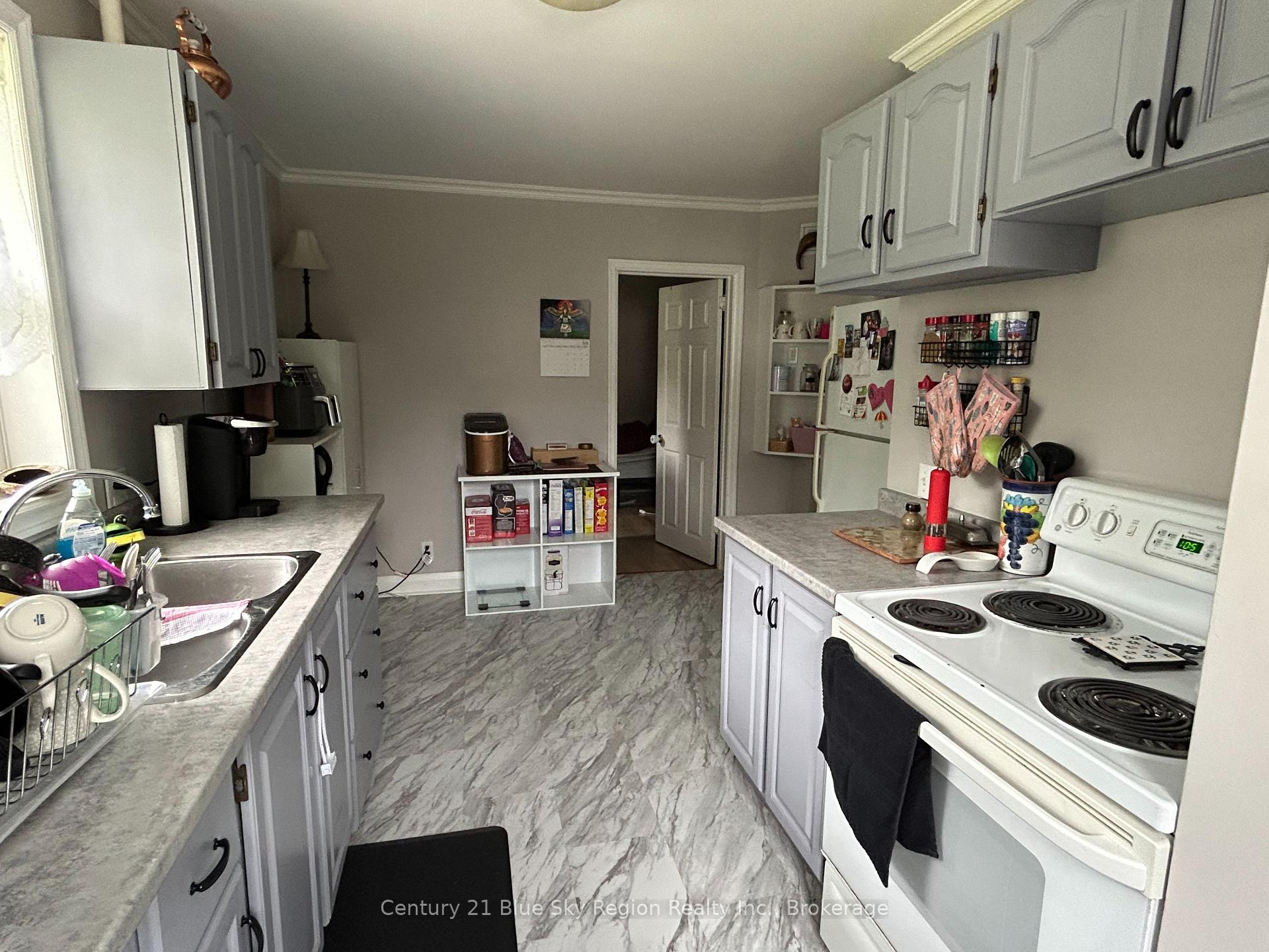 Property Photo: 840-842 Worthington Street E ON P1B 1J4