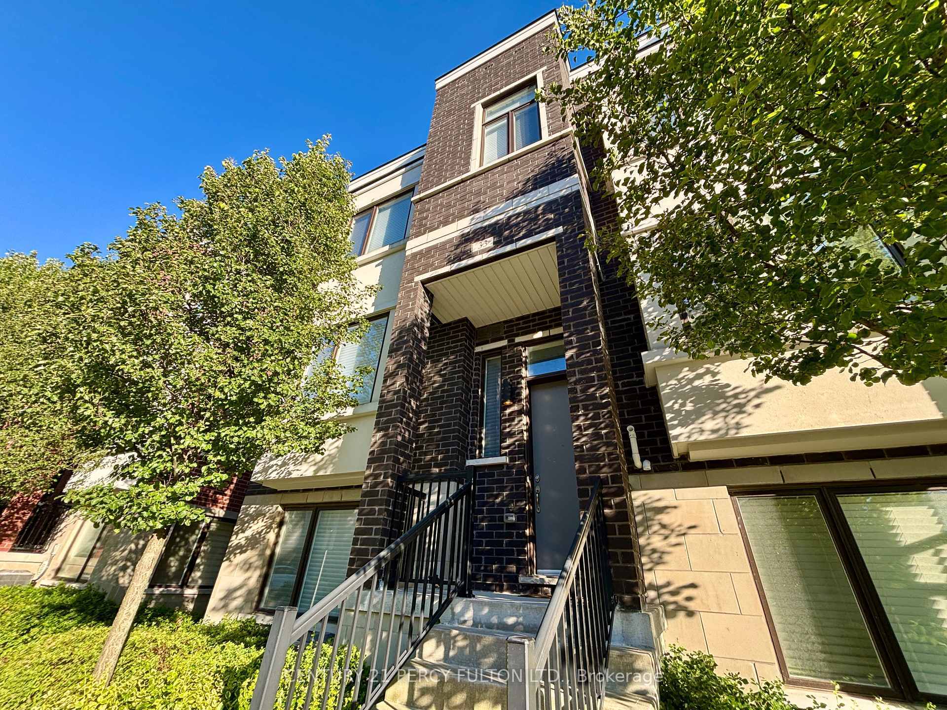 Property Photo: 33 Lafferty Lane ON L4C 0Z8