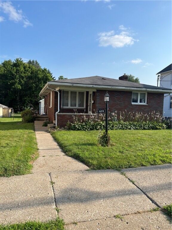 Property Photo: 625 Todd Ave PA 16117