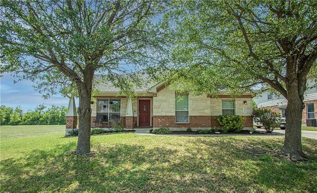 Property Photo:  18720 Candace Loop  TX 78660 