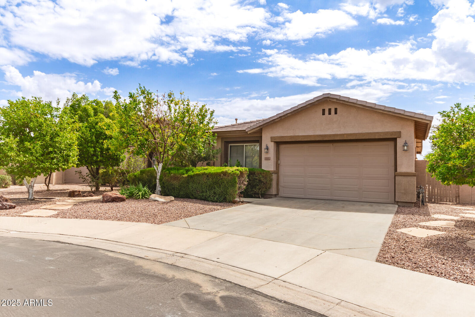 Property Photo:  1515 N Los Alamos Circle  AZ 85213 