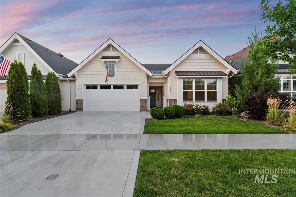 Property Photo:  200 W Pavilion Lane  ID 83646 