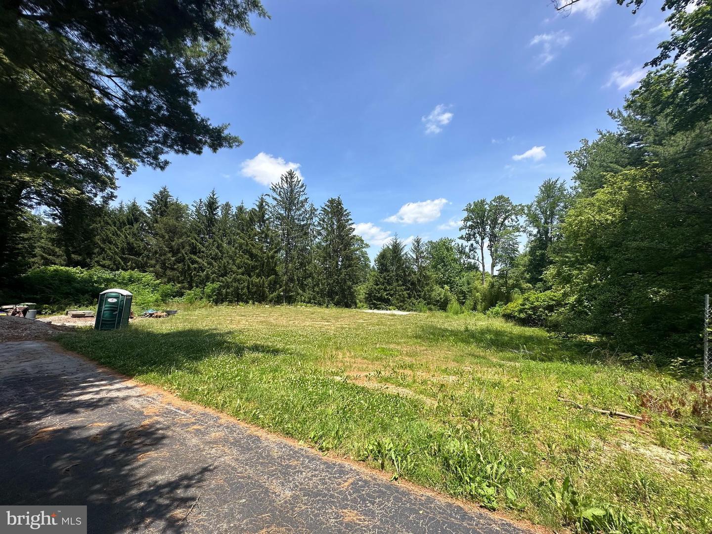 Property Photo: 24 Orchard Lane PA 19085