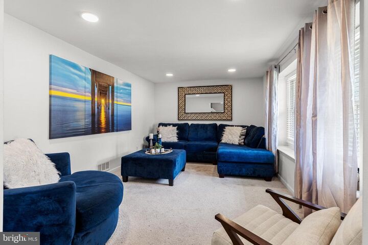 Property Photo:  127 Wedgefield Drive  DE 19720 