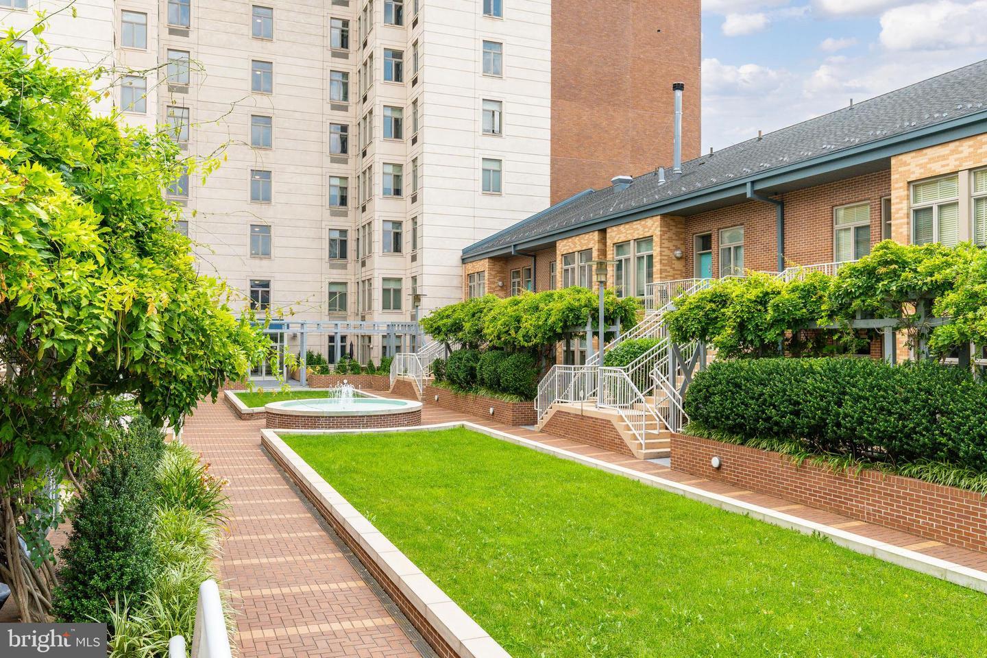 Property Photo: 1900 Hamilton Street C6 PA 19130