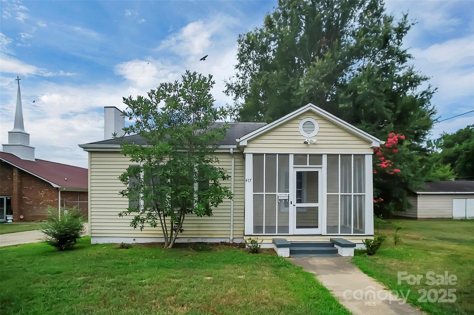 Property Photo:  417 W Graham Street  NC 28150 