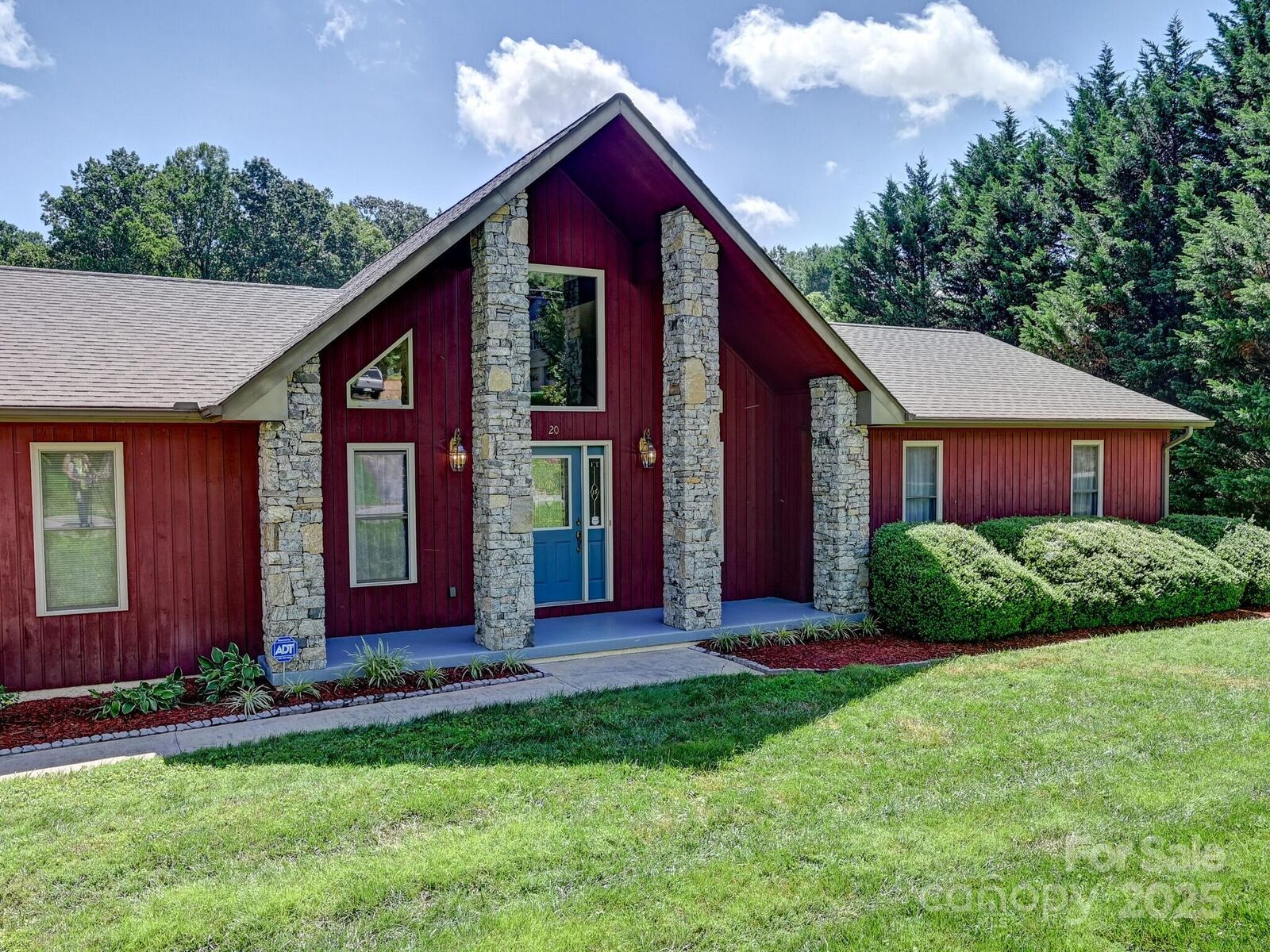 Property Photo: 20 Brooks Cove Road NC 28715