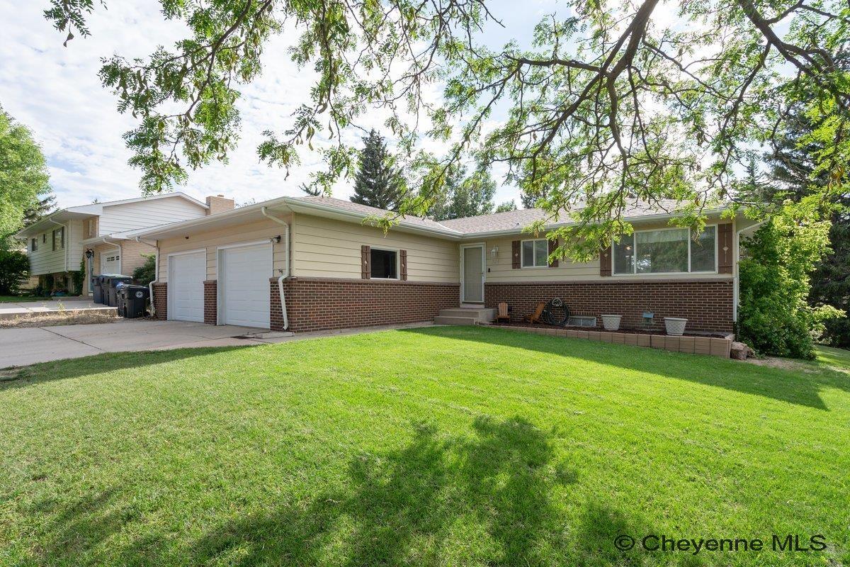 726 Carmon Cir  Cheyenne WY 82001 photo