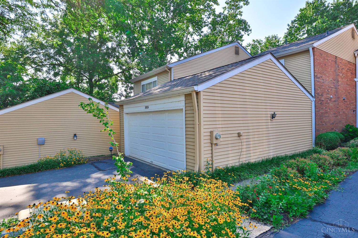 Property Photo: 3824 Ashworth Drive OH 45208