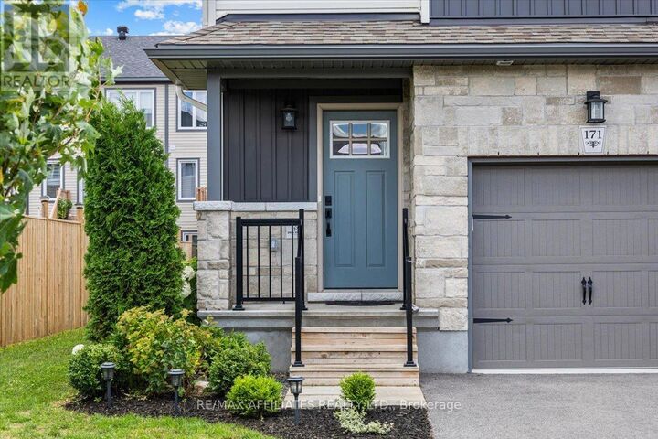Photo de la propriété: 171 Ferrara Drive ON K7A 0A2