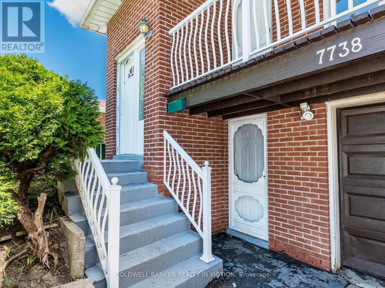 Property Photo: 7738 Kittridge Drive ON L4T 3J6