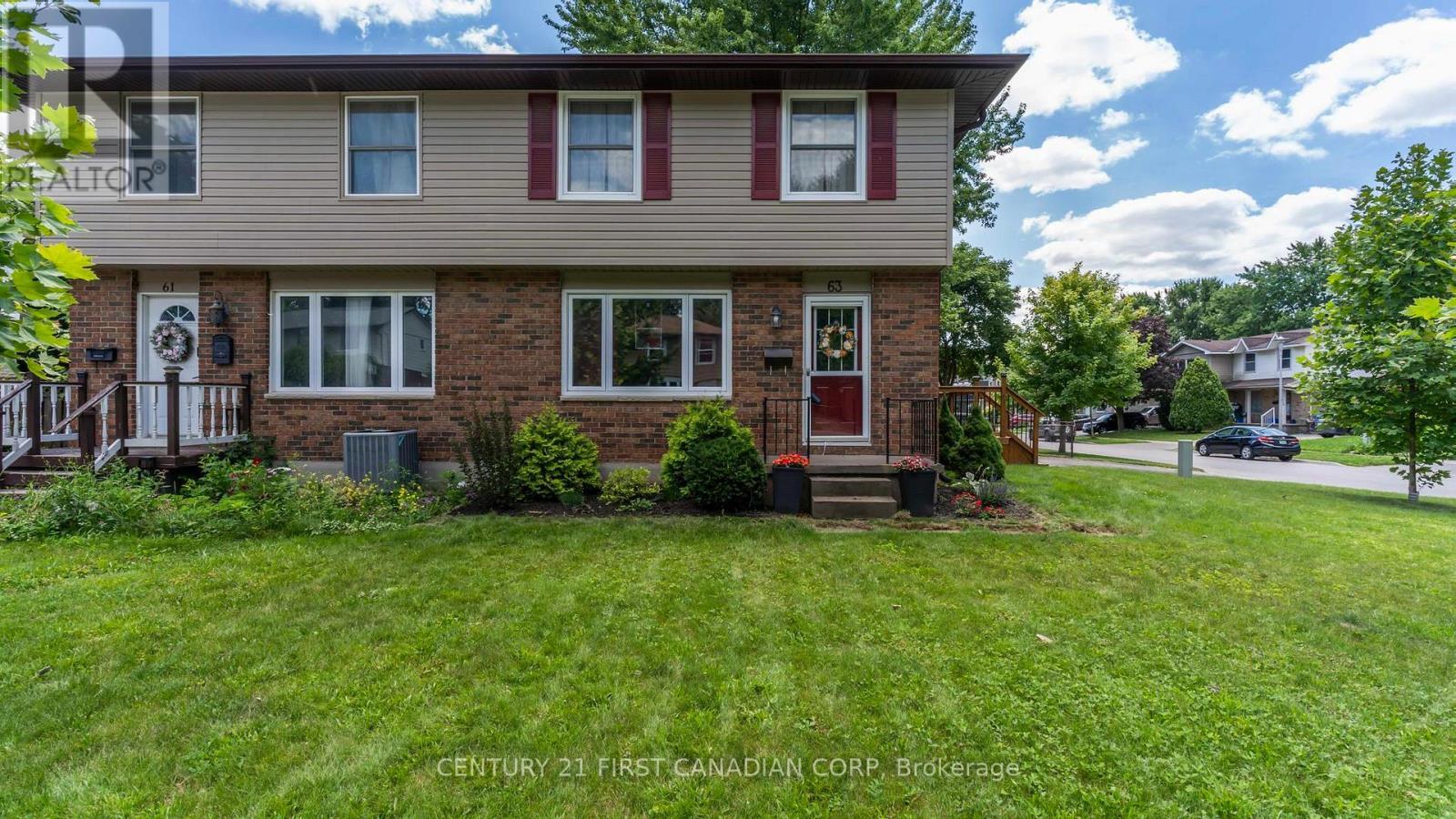 Property Photo:  63 Augusta Crescent South  ON N6E 2C9 